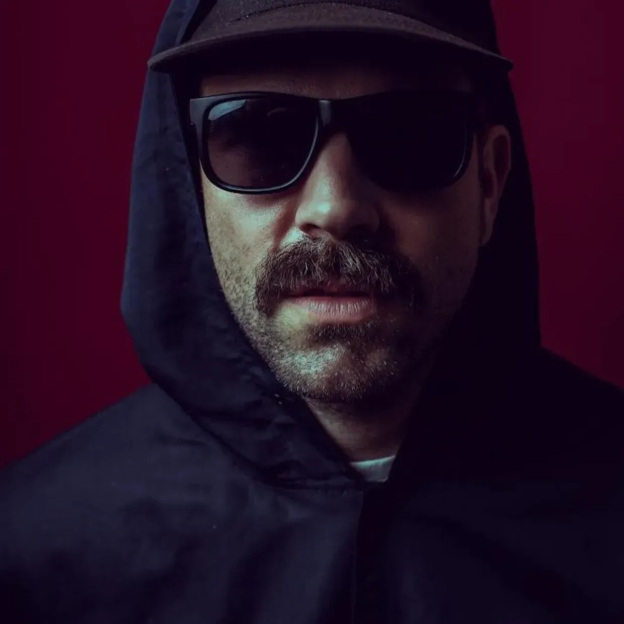 Nerlov ist ein Electro-Pop-Künstler